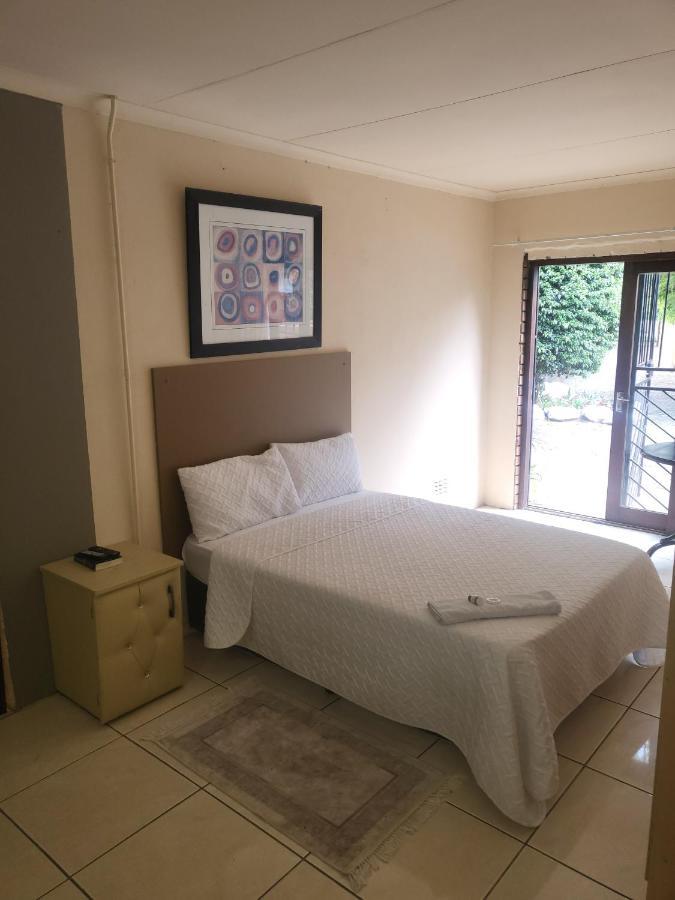 Albatrossways Lodge Sandton Exterior photo
